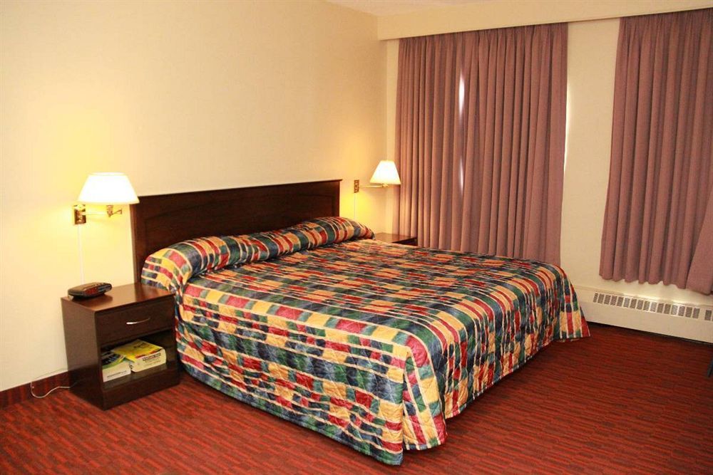 Argyll Plaza Hotel Edmonton Extérieur photo