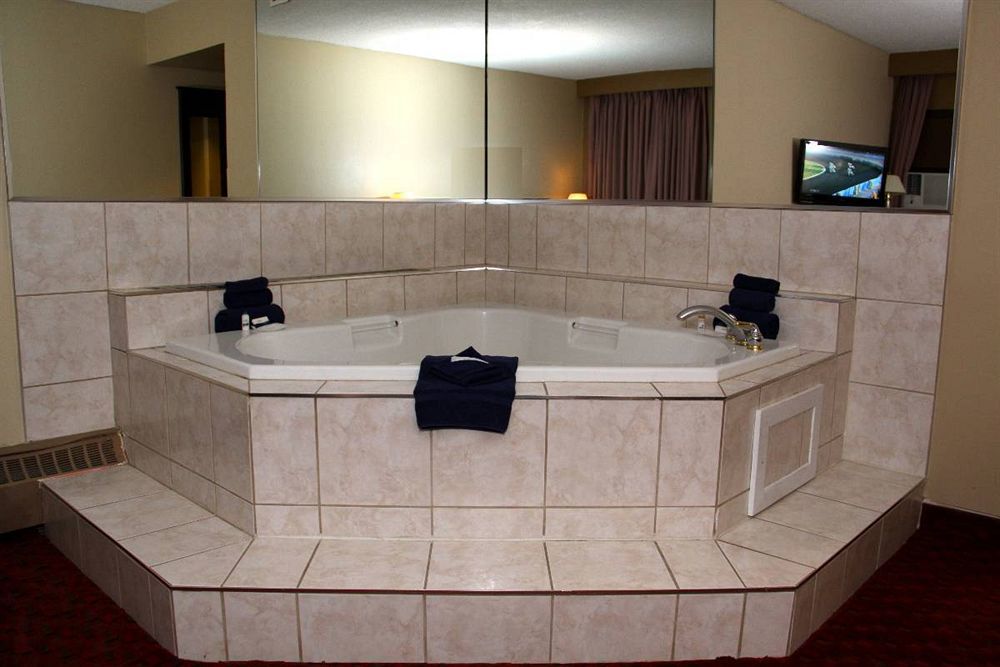 Argyll Plaza Hotel Edmonton Extérieur photo