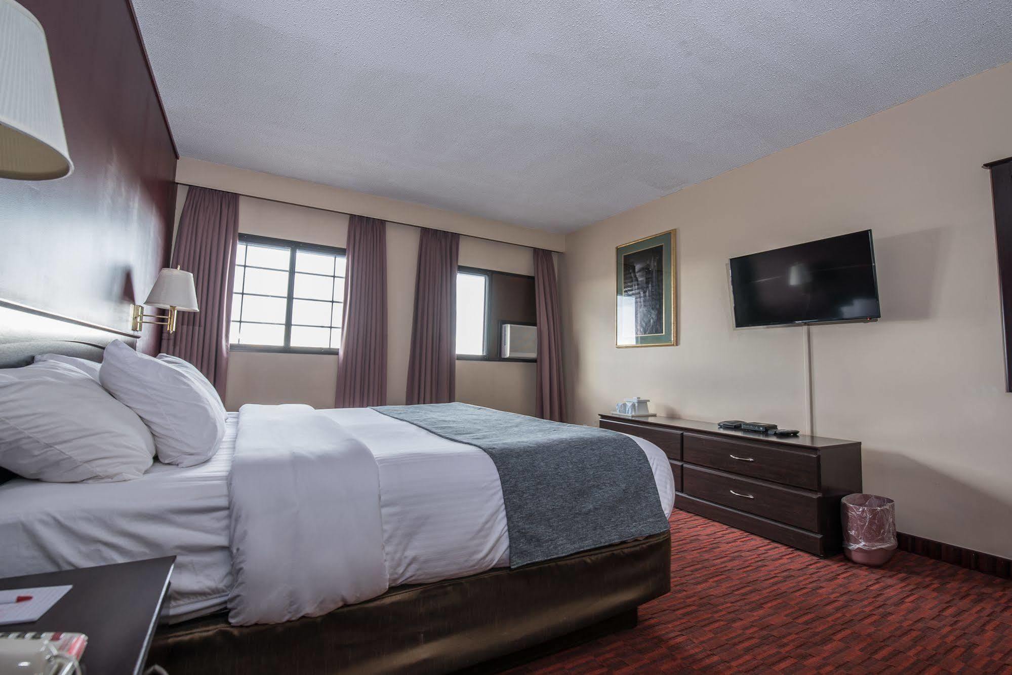 Argyll Plaza Hotel Edmonton Extérieur photo