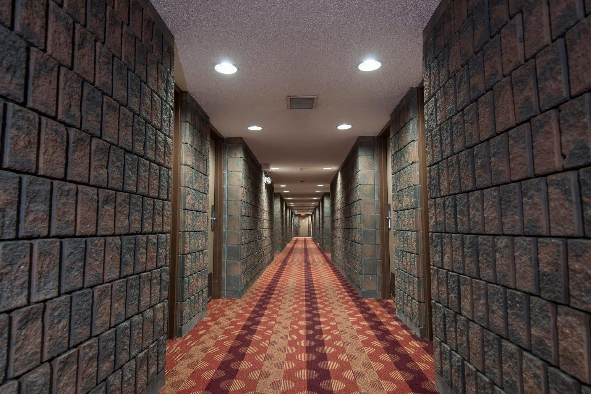 Argyll Plaza Hotel Edmonton Extérieur photo
