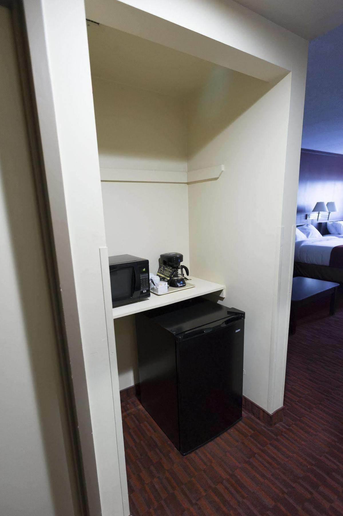 Argyll Plaza Hotel Edmonton Extérieur photo
