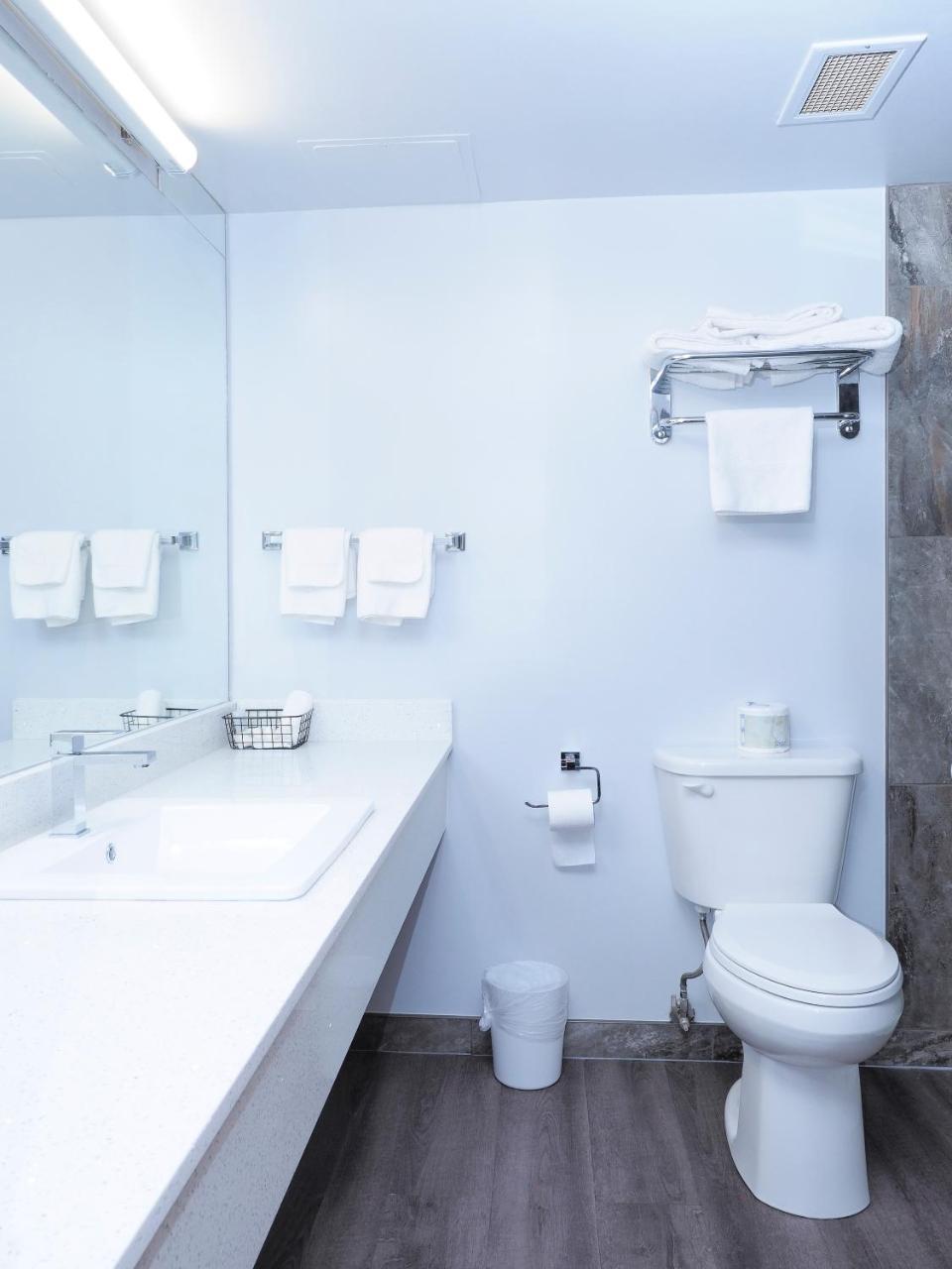 Argyll Plaza Hotel Edmonton Extérieur photo